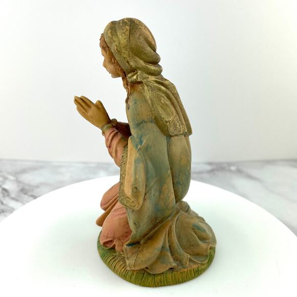 Fontanini Mary Praying Figurine by Roman Inc. Fontanini Heirloom Nativity Decor - Picture 2 of 8